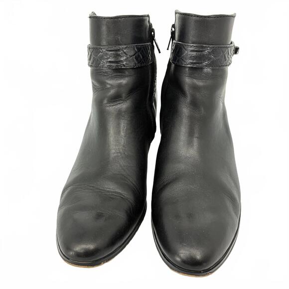 Elegant Black Leather Ankle Boots - Picture 1 of 13